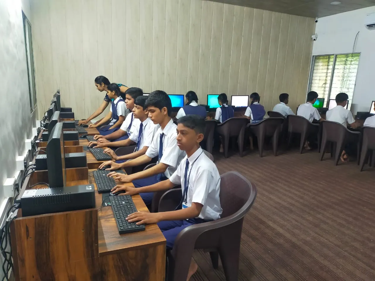 Computer Lab in jcmmschool